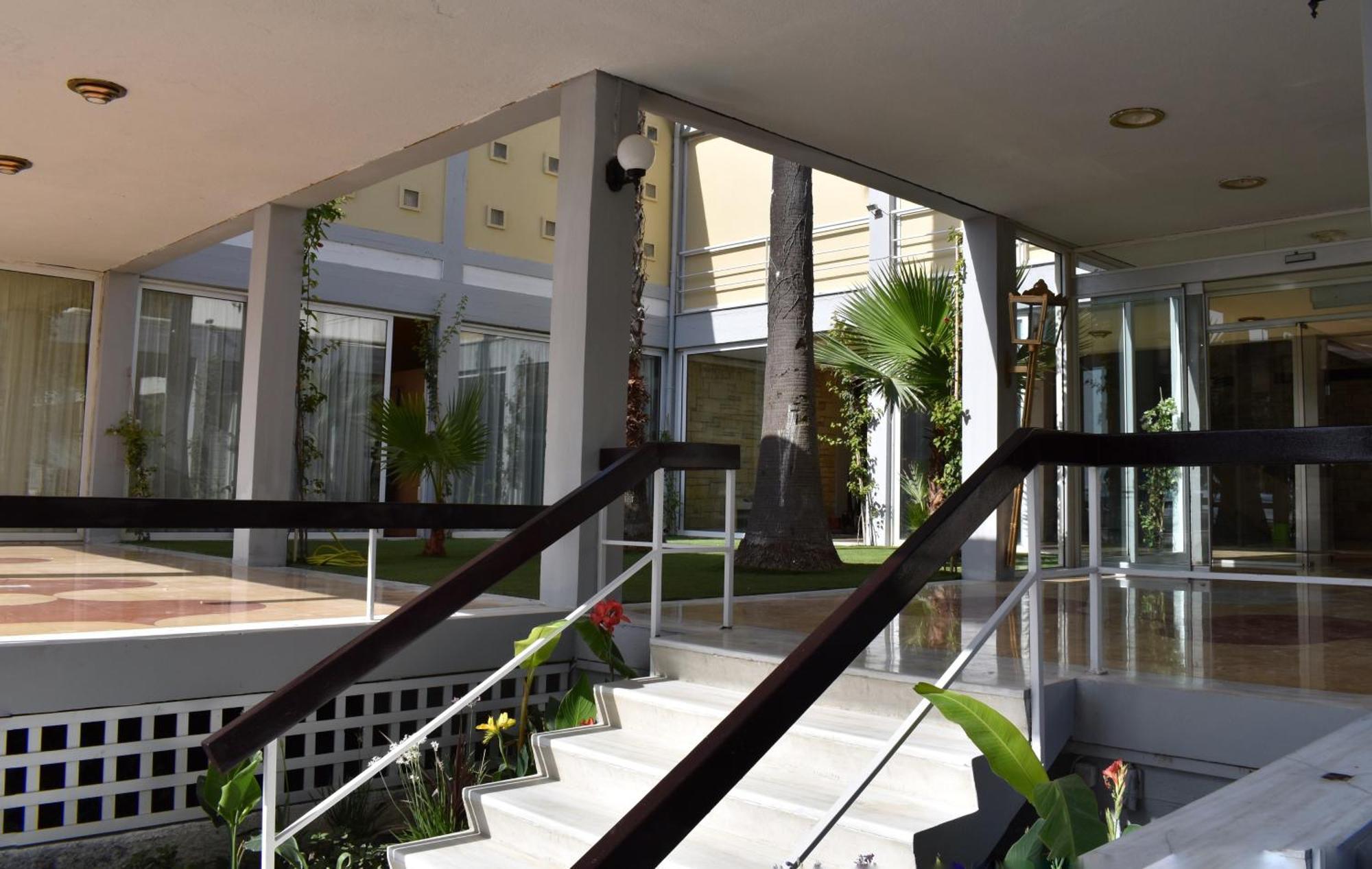 Hotel Theoxenia Mesolóngion Eksteriør billede