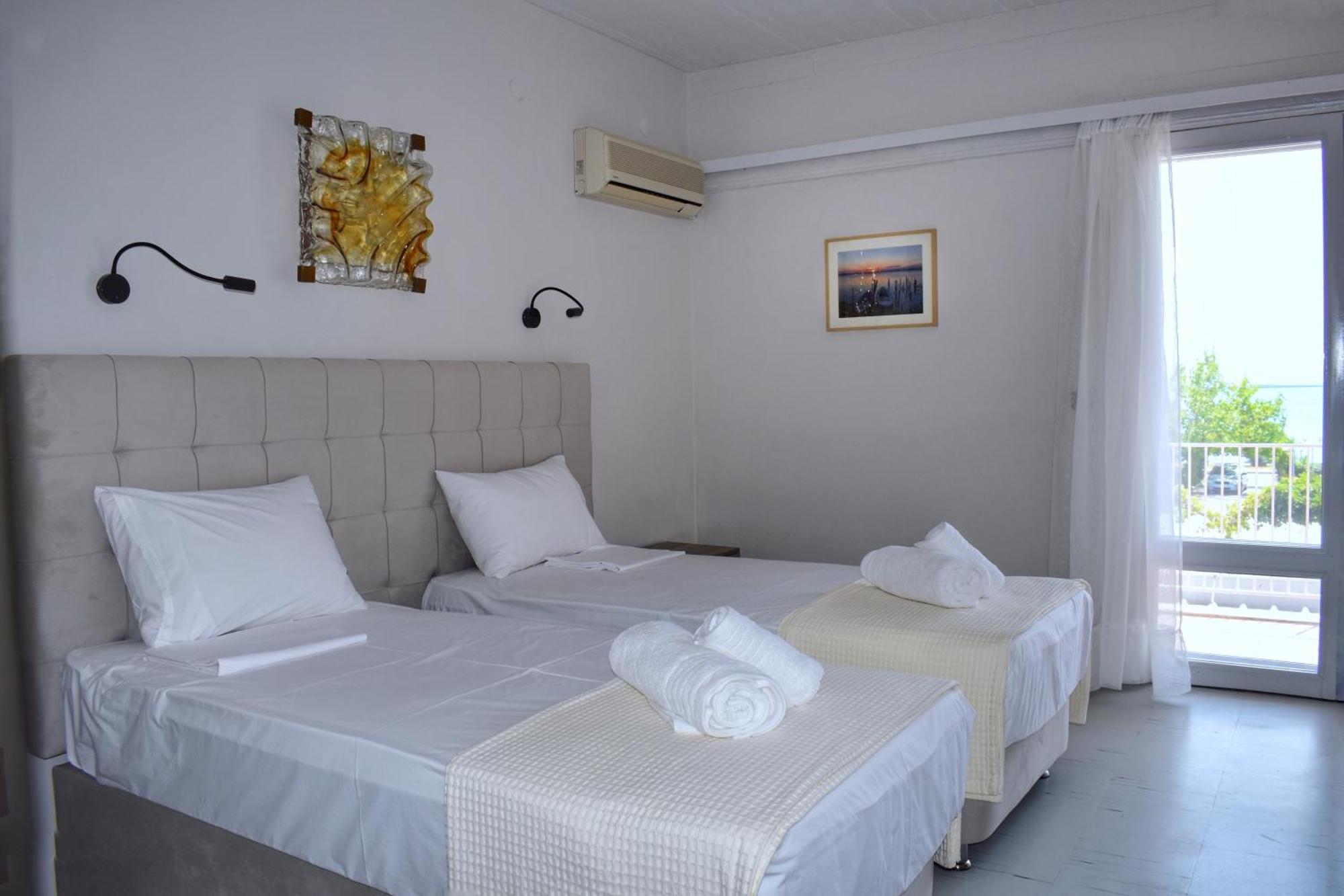 Hotel Theoxenia Mesolóngion Eksteriør billede