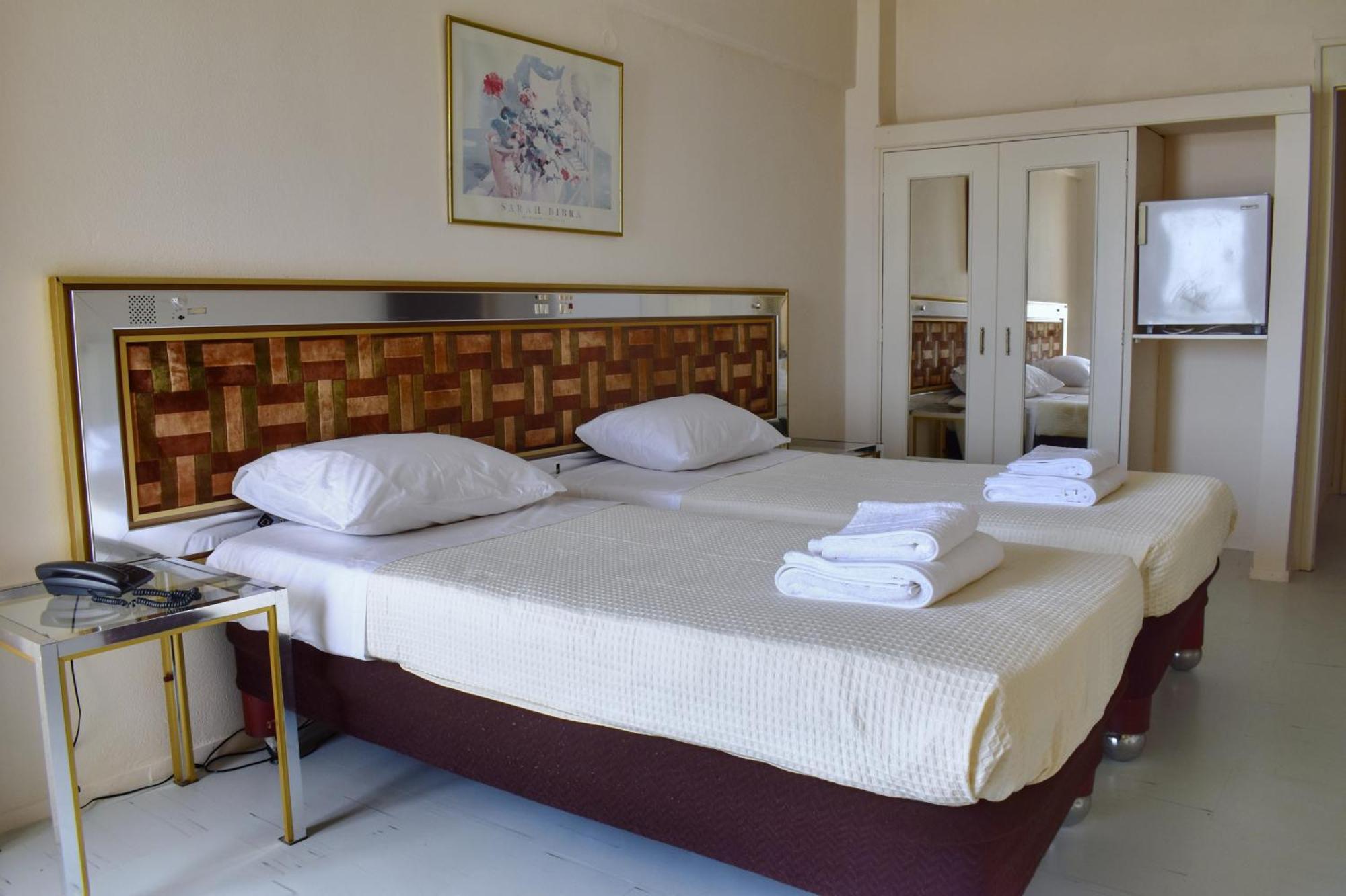 Hotel Theoxenia Mesolóngion Eksteriør billede